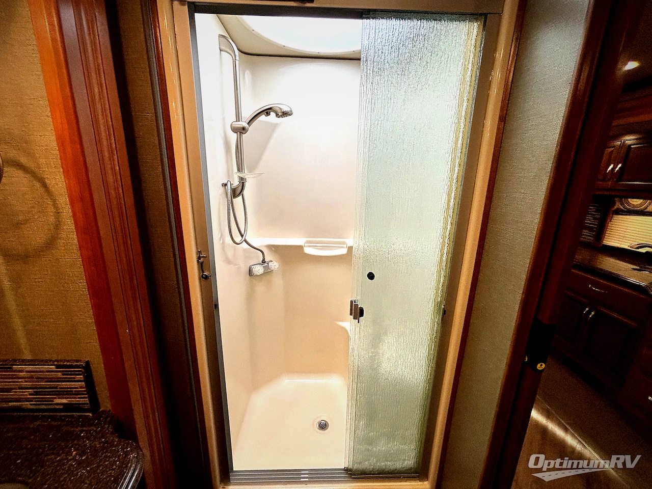 2017 Fleetwood Pace Arrow LXE 38F Photo 15