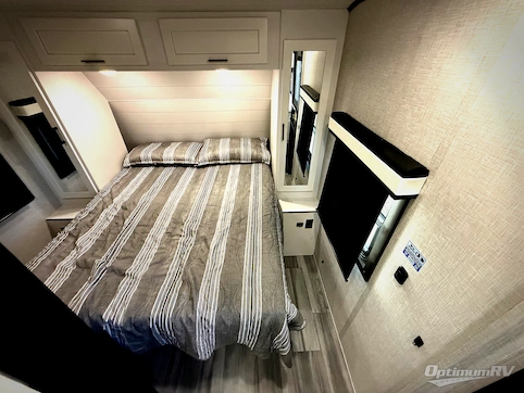 2024 Jayco Jay Feather 27BHB RV Photo 2