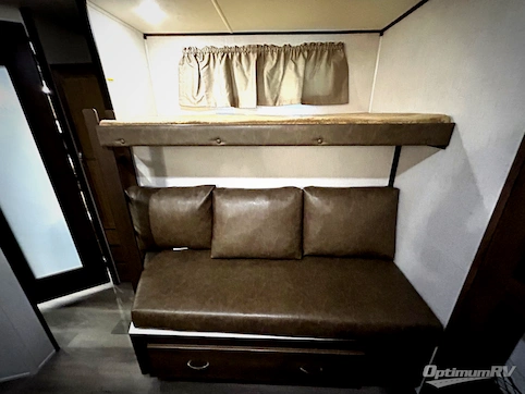 2020 Highland Ridge Mesa Ridge MR328BHS RV Photo 4