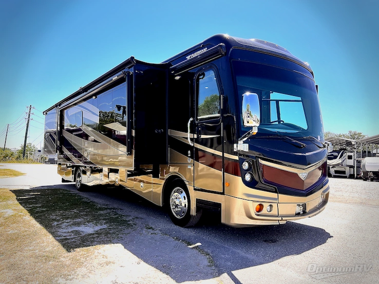 2017 Fleetwood Discovery 39F RV Photo 1