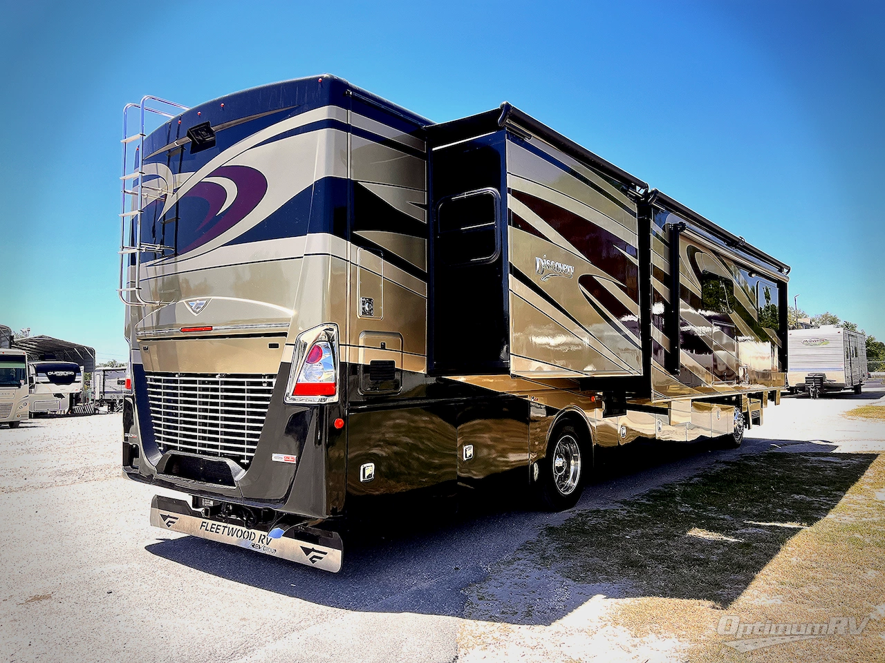 2017 Fleetwood Discovery 39F Photo 3