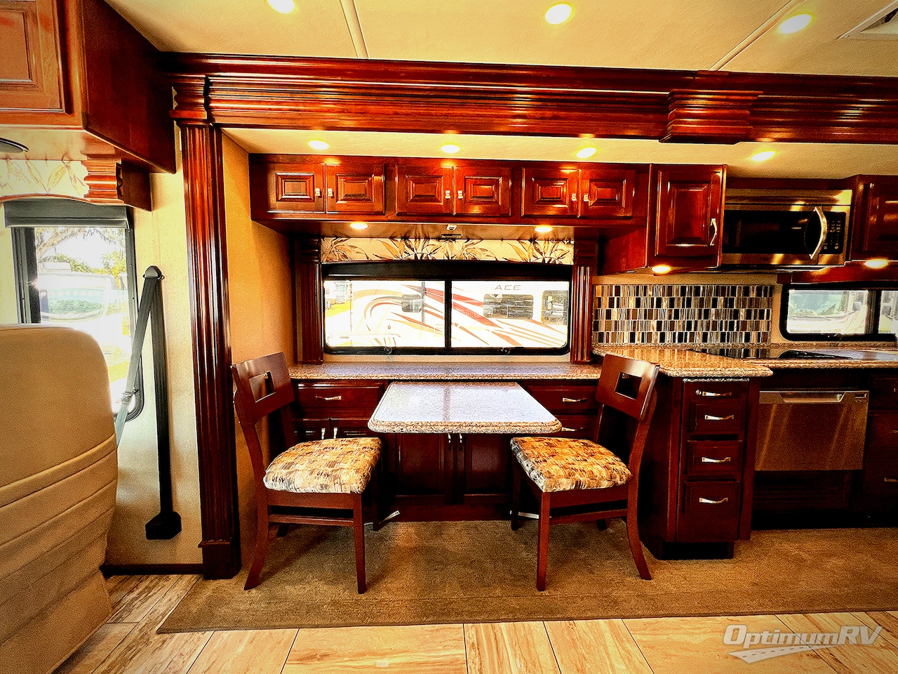 2017 Fleetwood Discovery 39F Photo 10