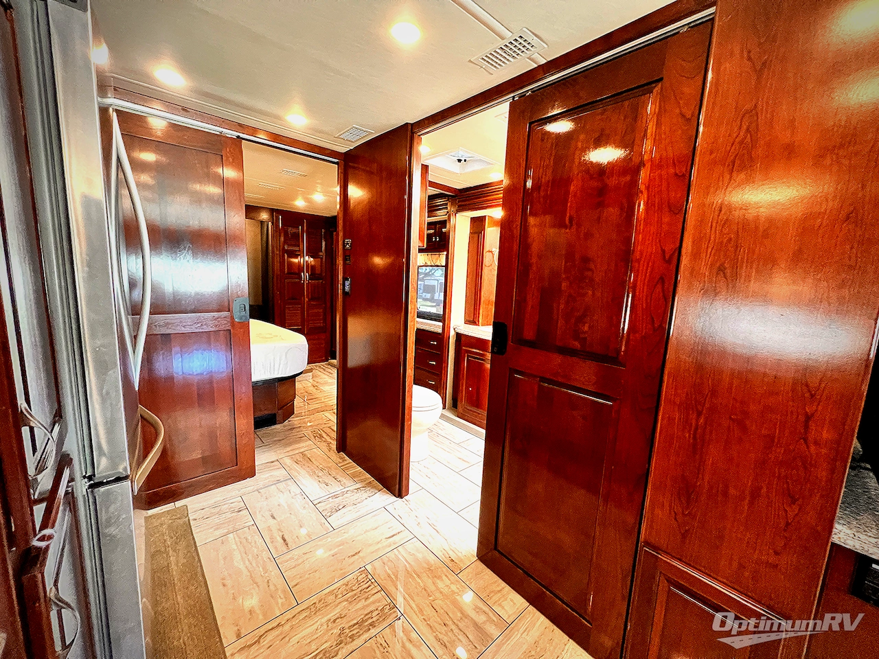 2017 Fleetwood Discovery 39F Photo 17