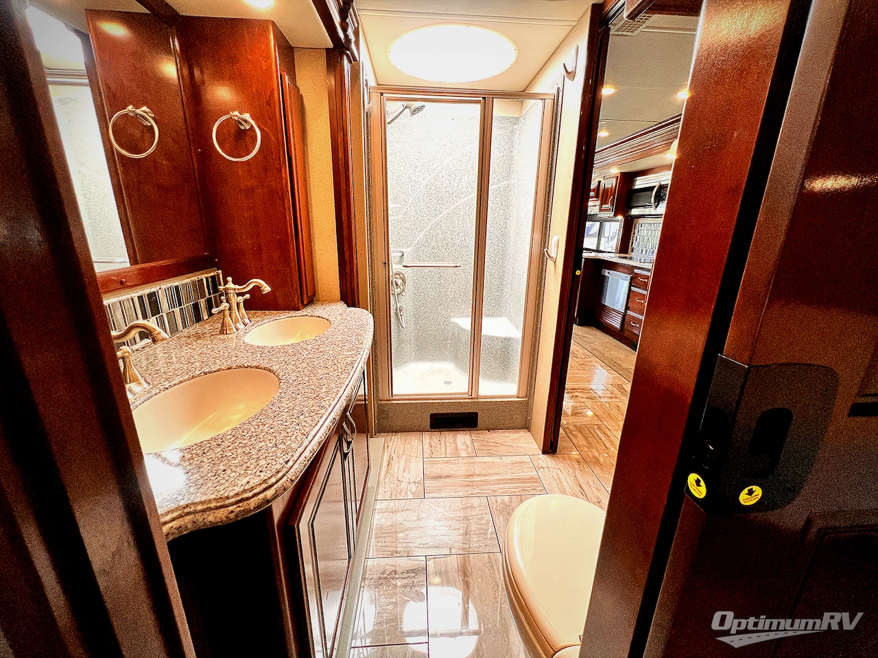 2017 Fleetwood Discovery 39F Photo 18