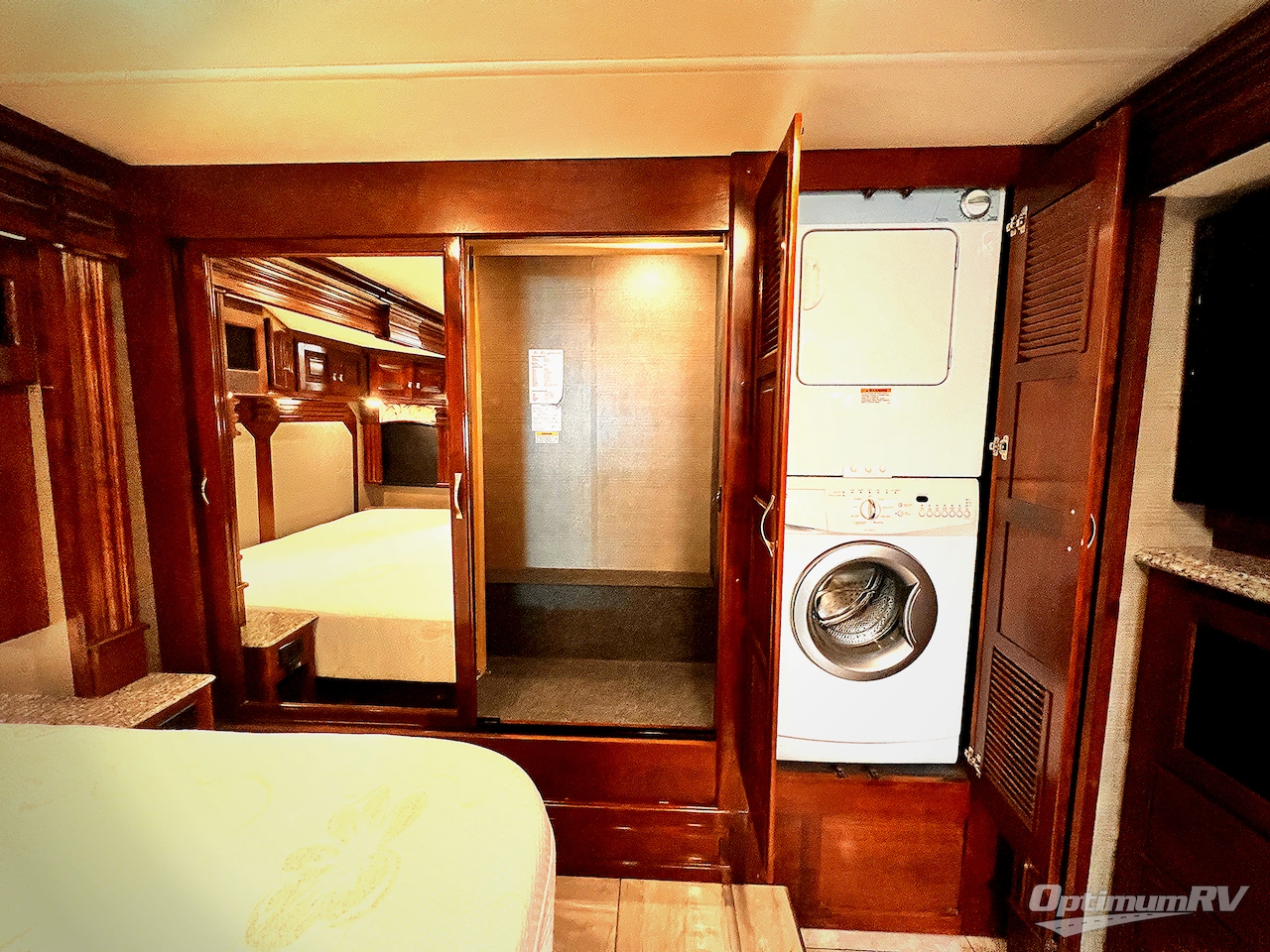 2017 Fleetwood Discovery 39F Photo 23