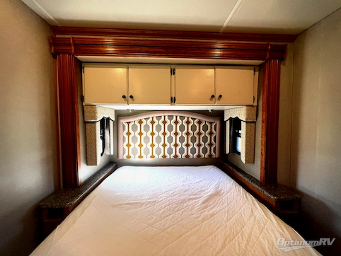 2015 Holiday Rambler Vacationer 36SBT RV Photo 4