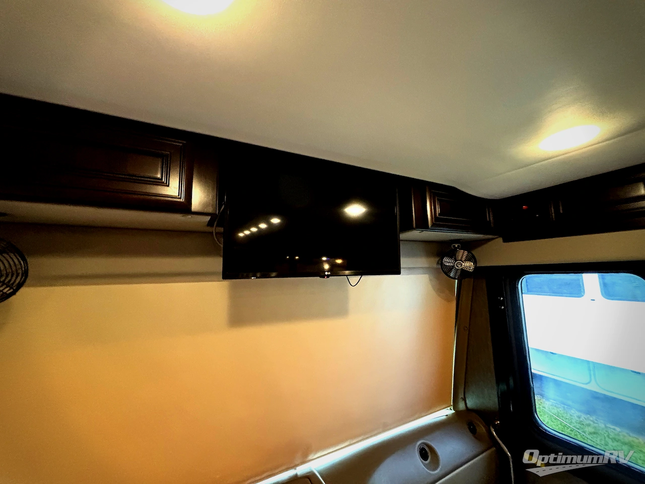 2019 Forest River Berkshire XLT 45A Photo 9