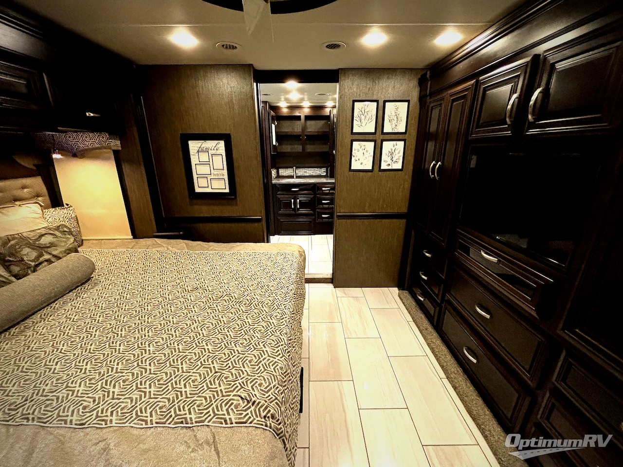 2019 Forest River Berkshire XLT 45A Photo 17