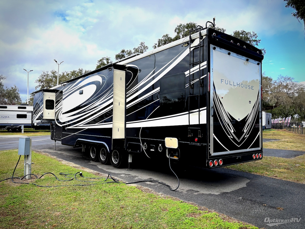 2020 DRV Luxury Suites FullHouse JX450 Photo 3