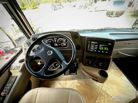 2019 Winnebago Forza 36G RV Photo 2