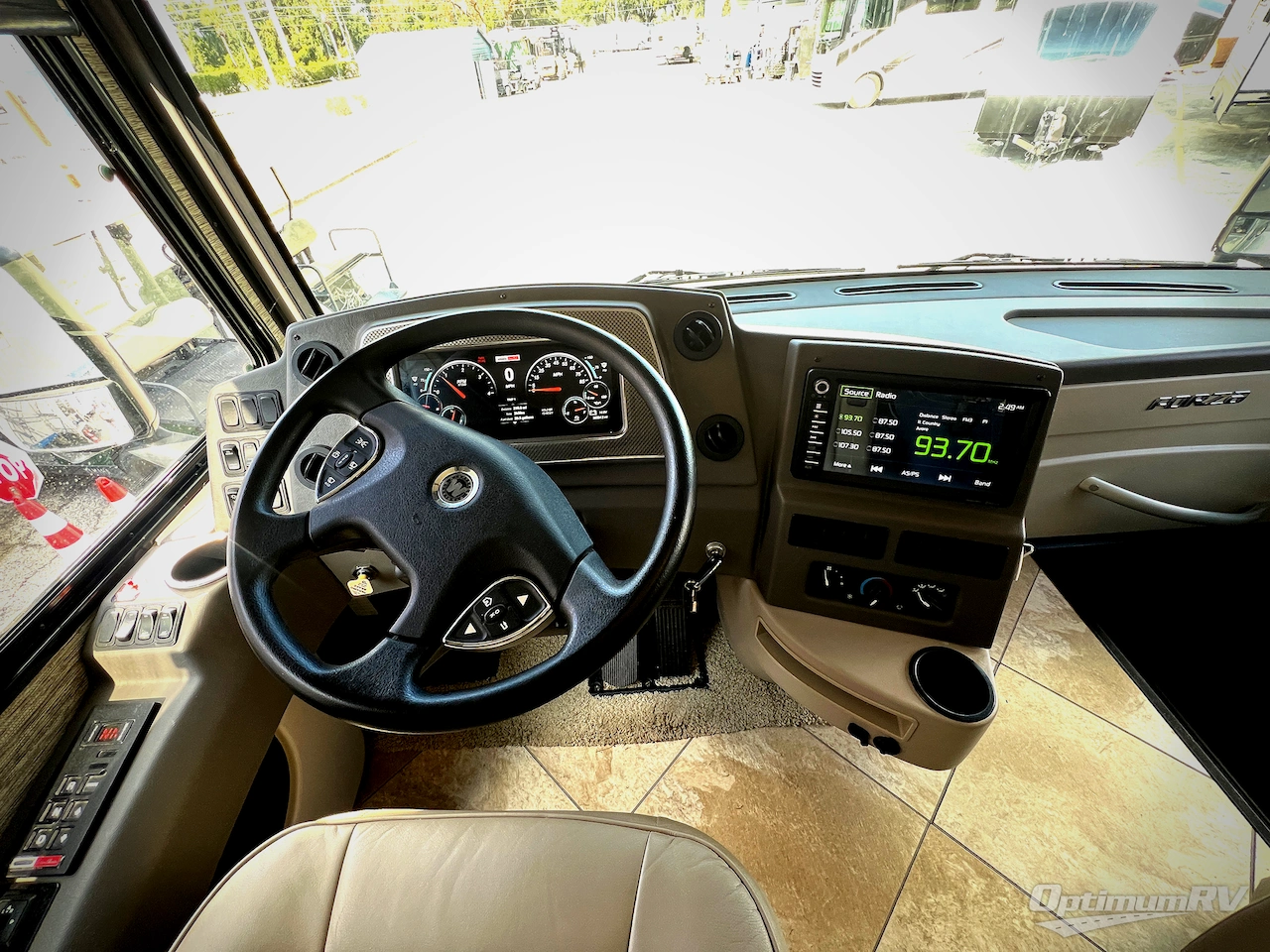 2019 Winnebago Forza 36G Photo 7