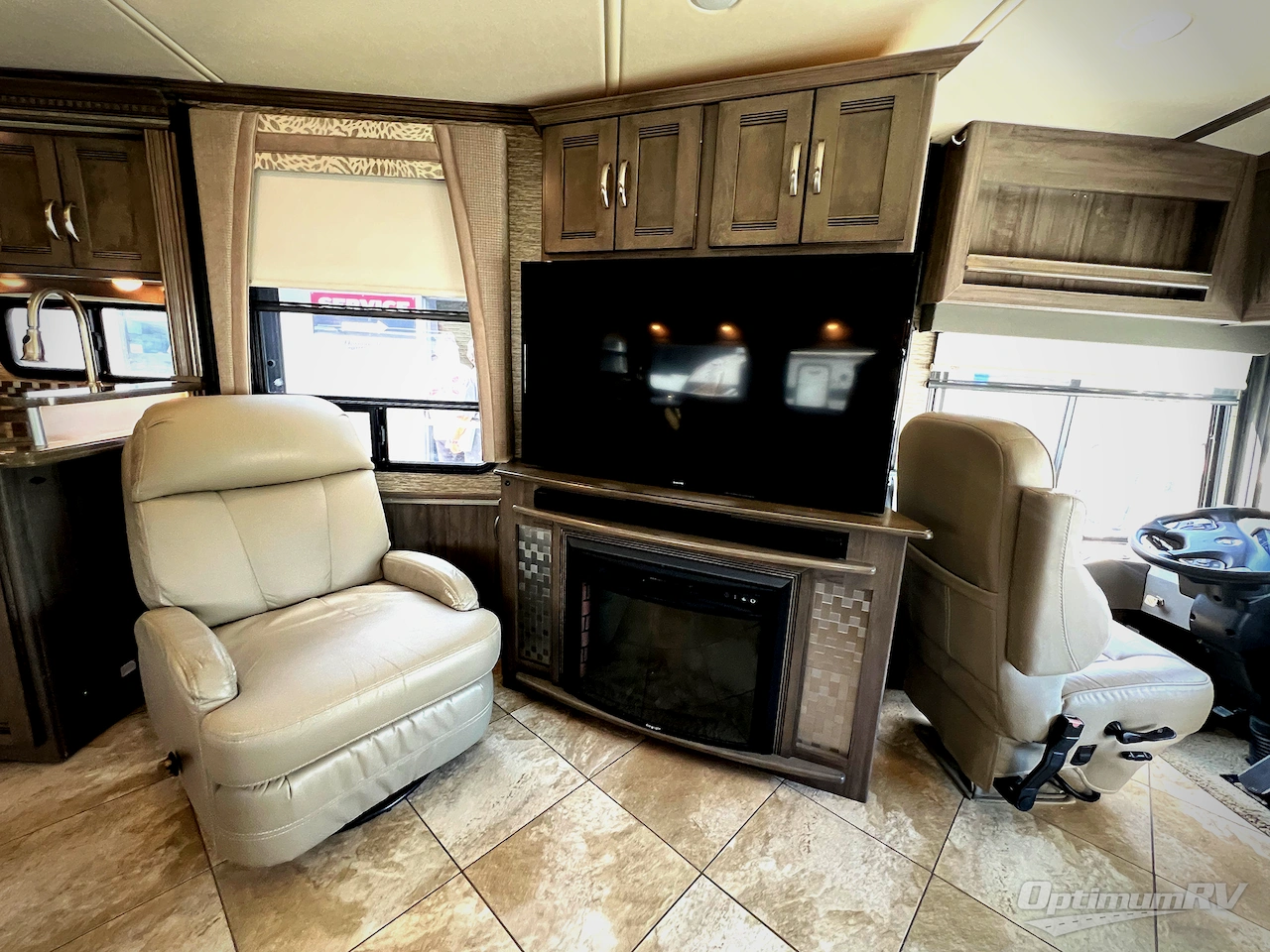 2019 Winnebago Forza 36G Photo 9