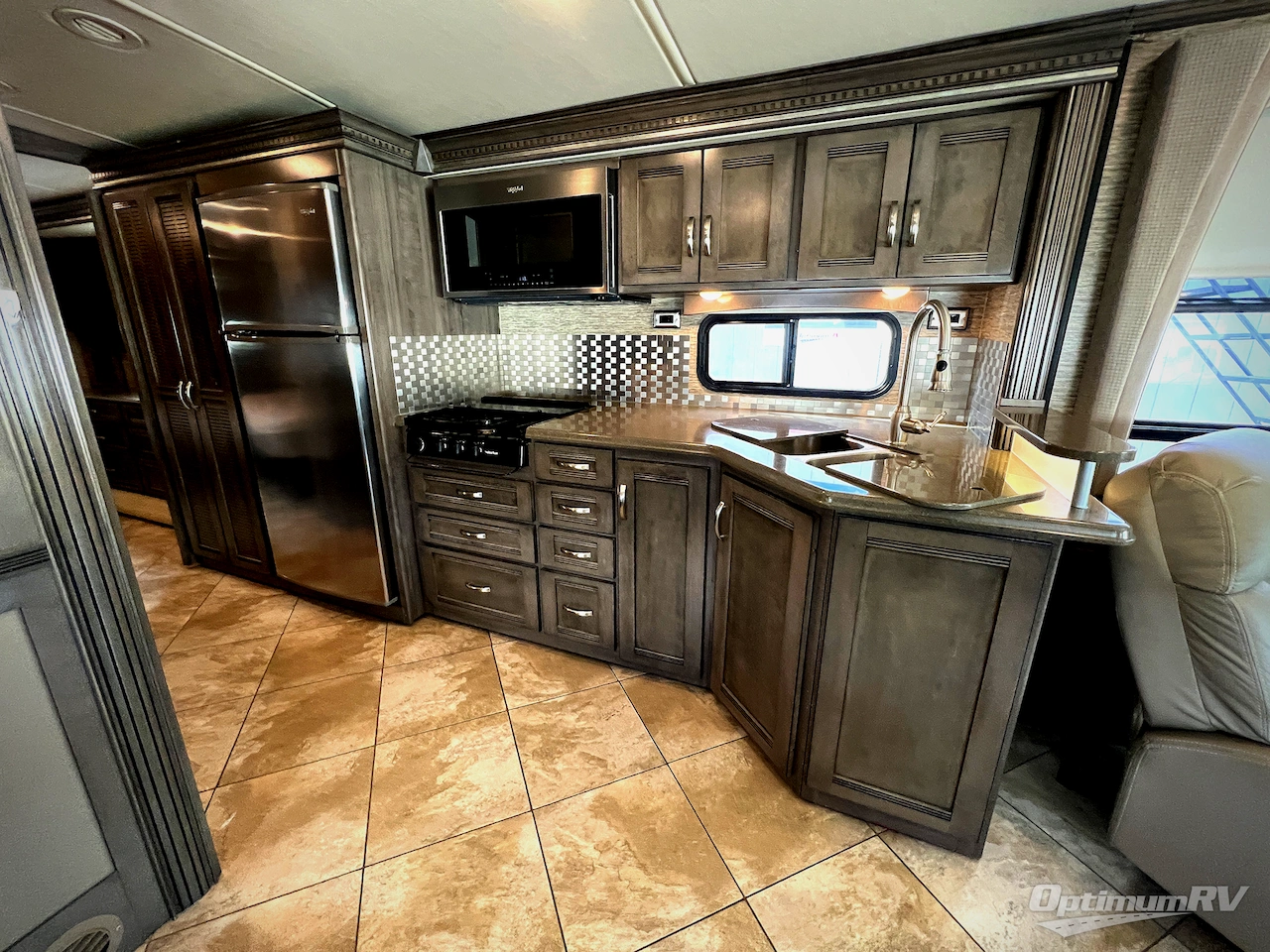 2019 Winnebago Forza 36G Photo 11