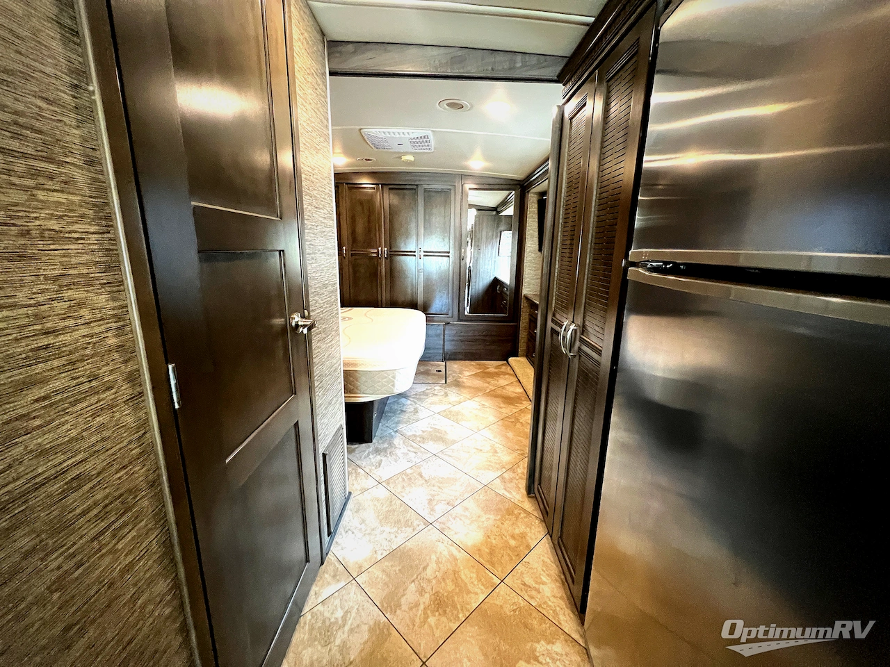 2019 Winnebago Forza 36G Photo 16