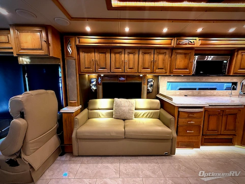 2019 Tiffin Phaeton 40QBH RV Photo 2