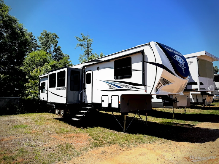 2019 Highland Ridge Highlander HF383H RV Photo 1