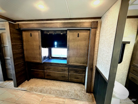 2024 Tiffin Byway 38CL RV Photo 4