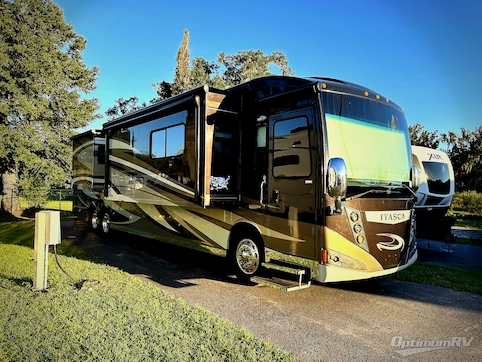 Used 2013 Itasca Ellipse 42QD Featured Photo