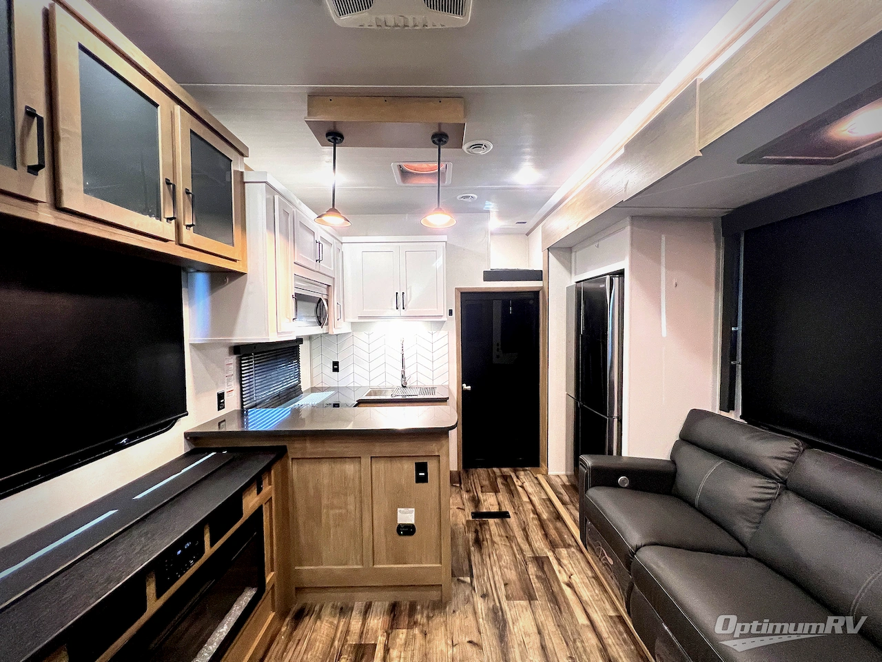 2022 Keystone Raptor 351 Photo 4