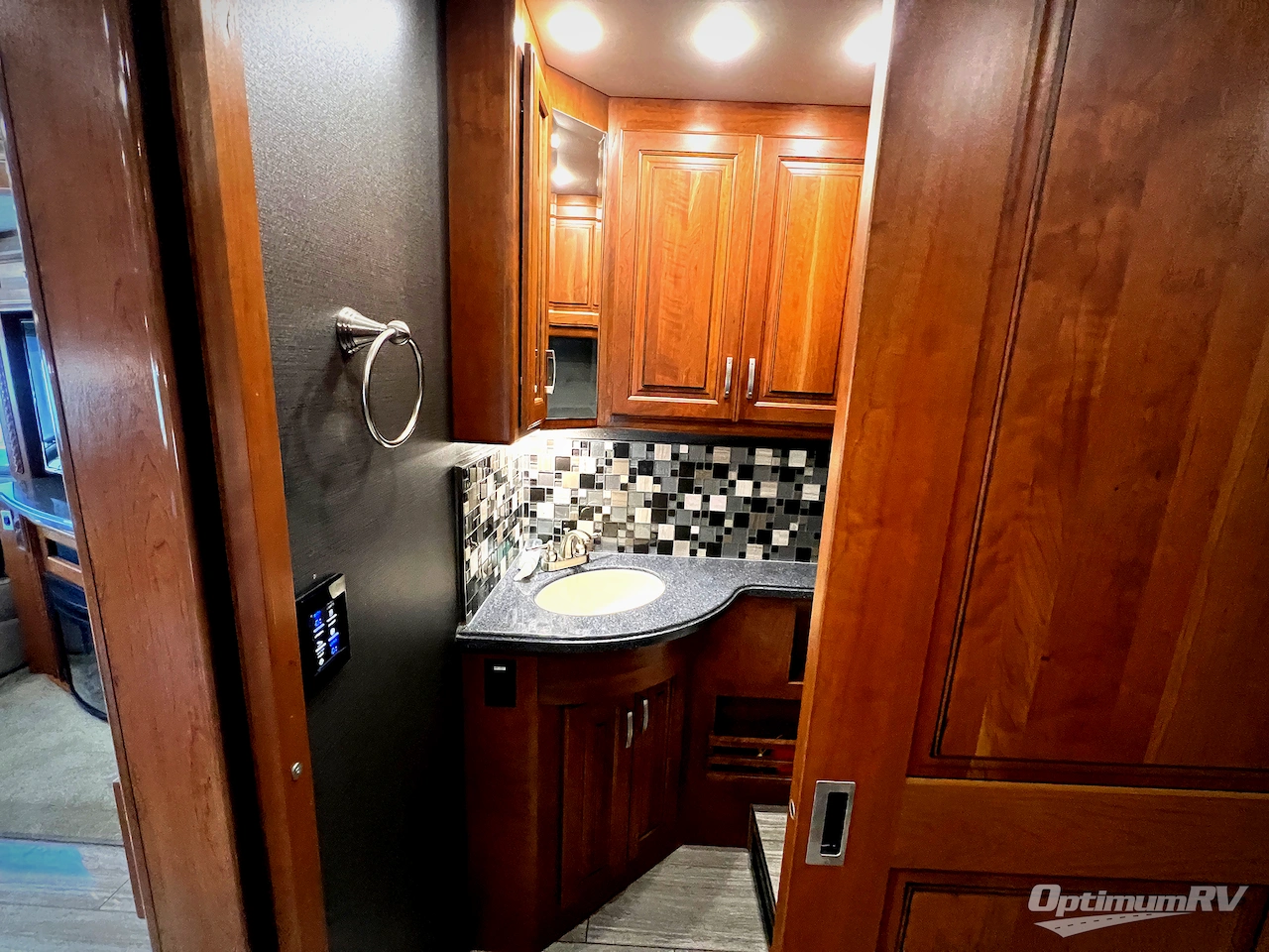 2017 Holiday Rambler Endeavor 40D Photo 19