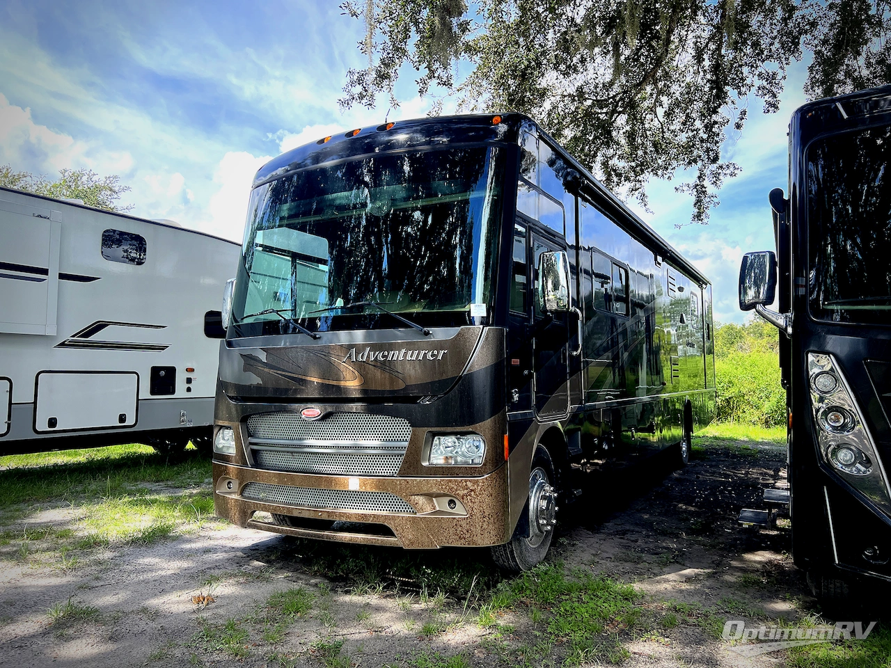 2012 Winnebago Adventurer 37F Photo 3