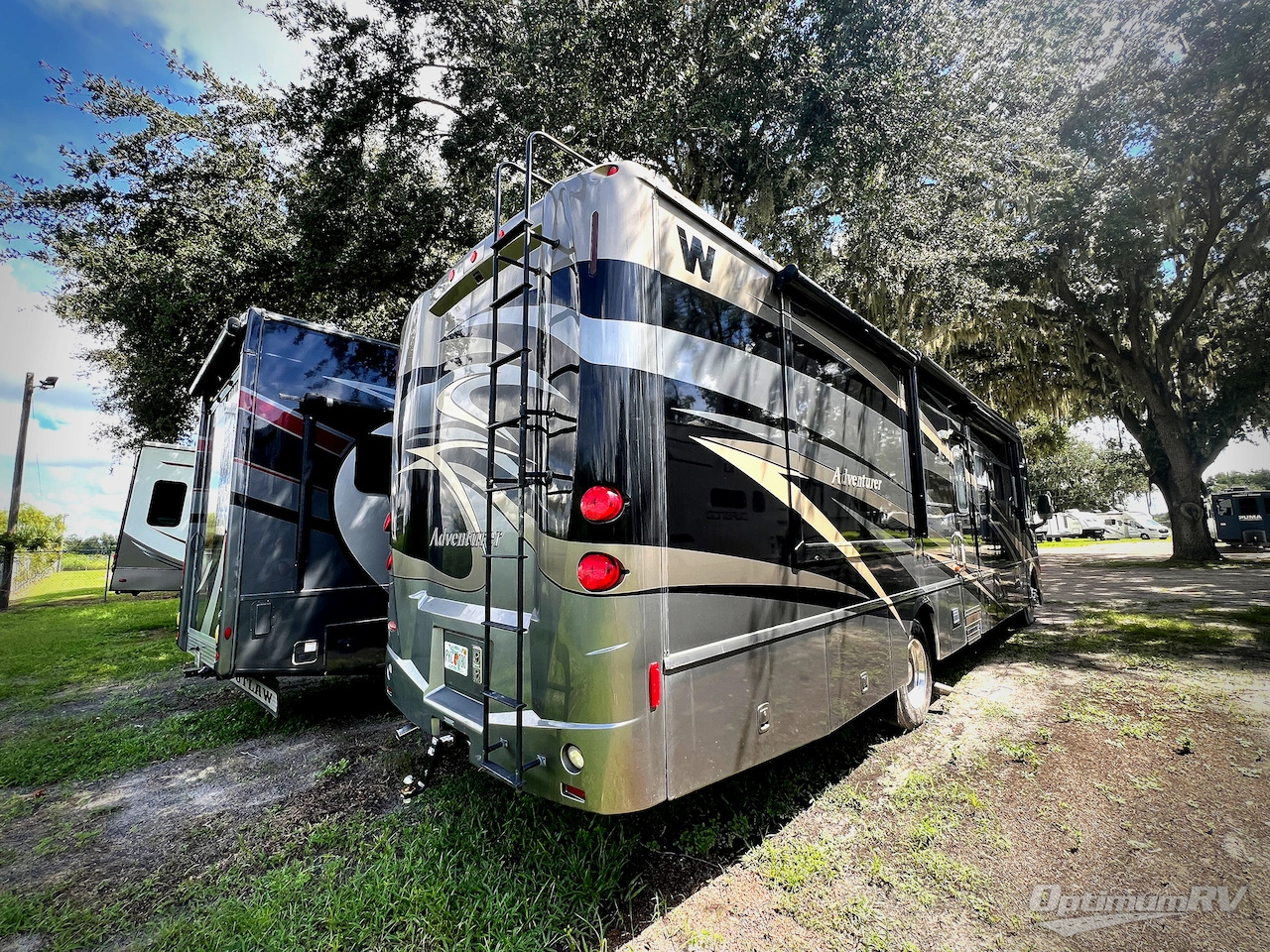 2012 Winnebago Adventurer 37F Photo 5