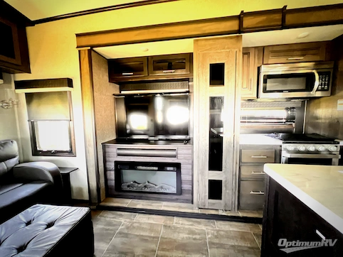 2020 Jayco North Point 377RLBH RV Photo 2