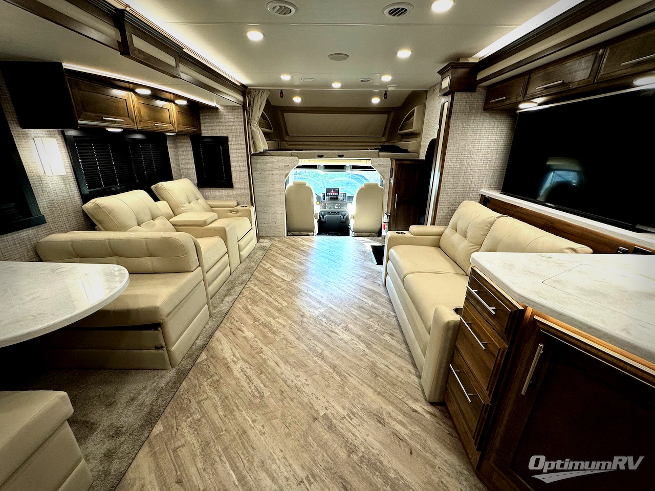 2025 Entegra Accolade 37M Photo 5