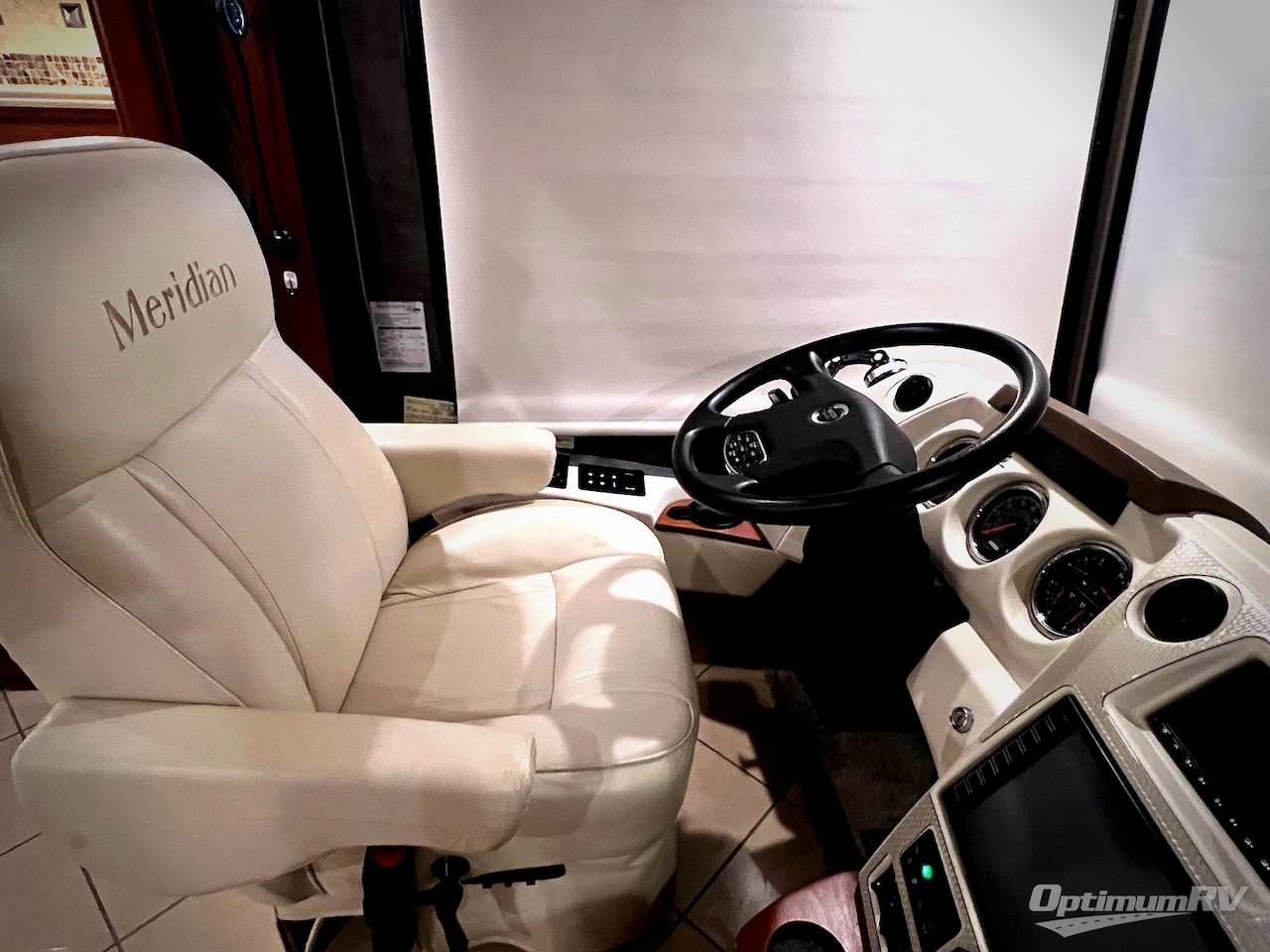 2015 Itasca Meridian 40R Photo 6