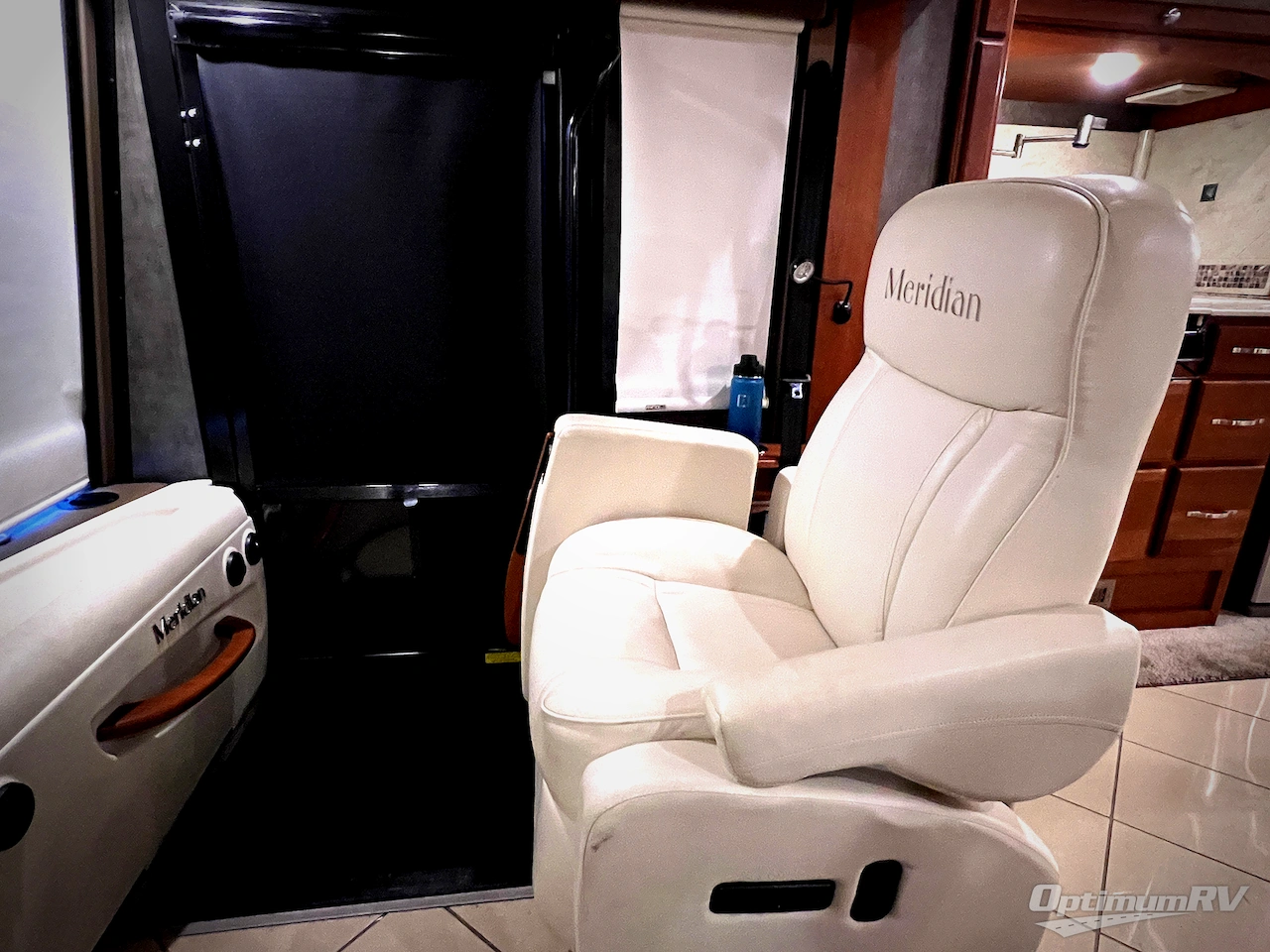 2015 Itasca Meridian 40R Photo 8