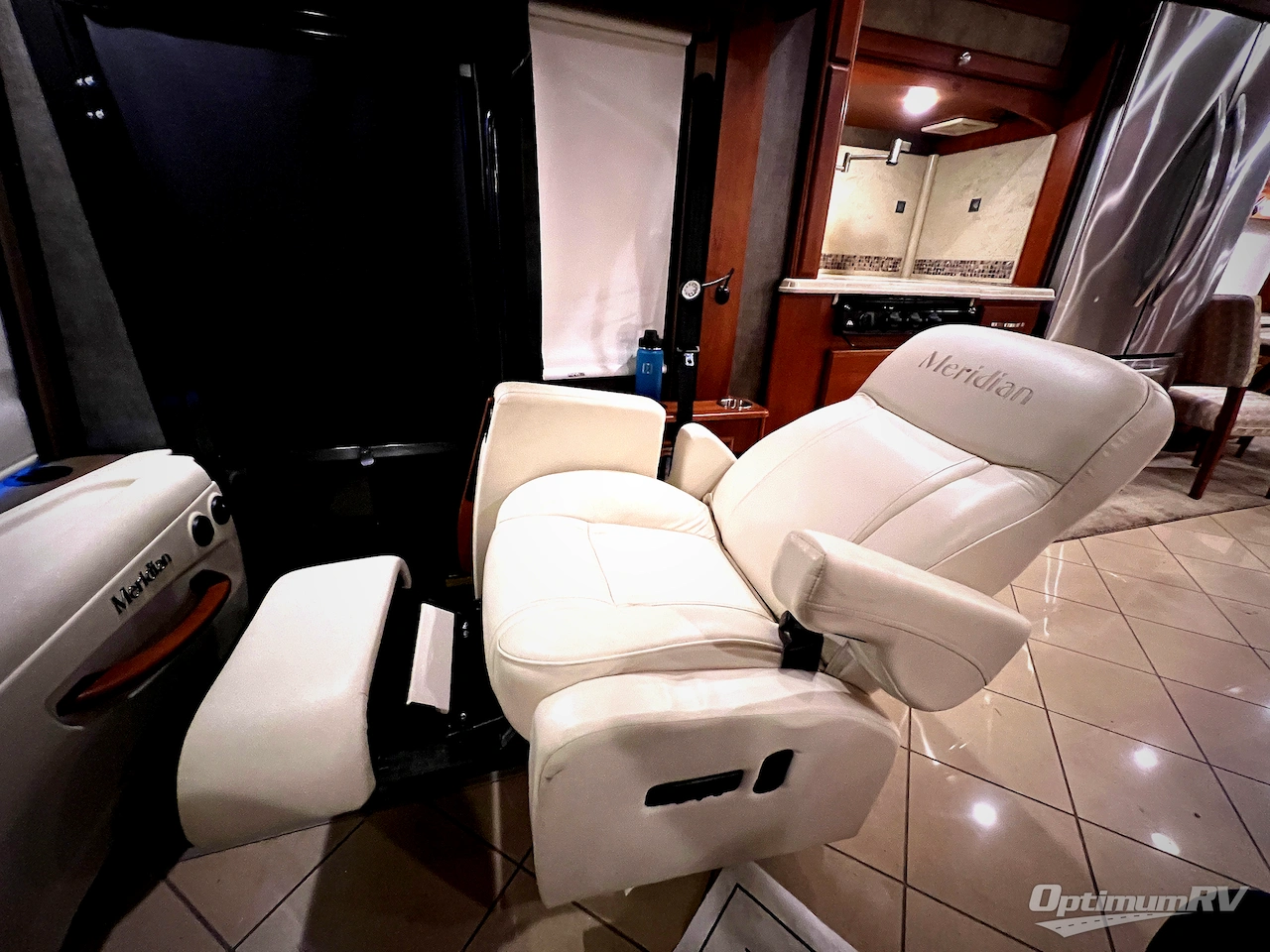 2015 Itasca Meridian 40R Photo 9