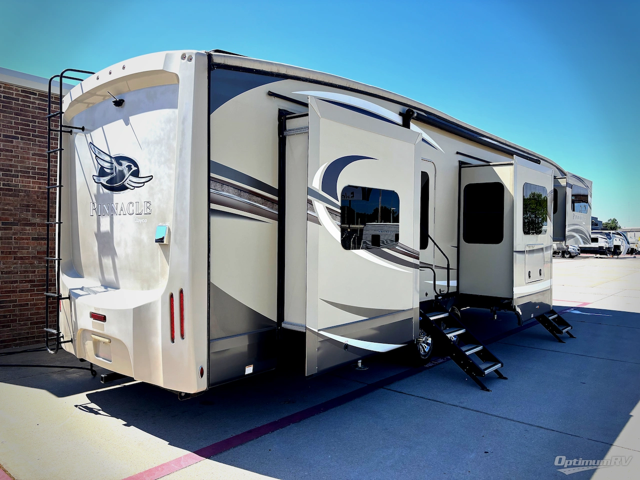 2019 Jayco Pinnacle 38FLWS Photo 2