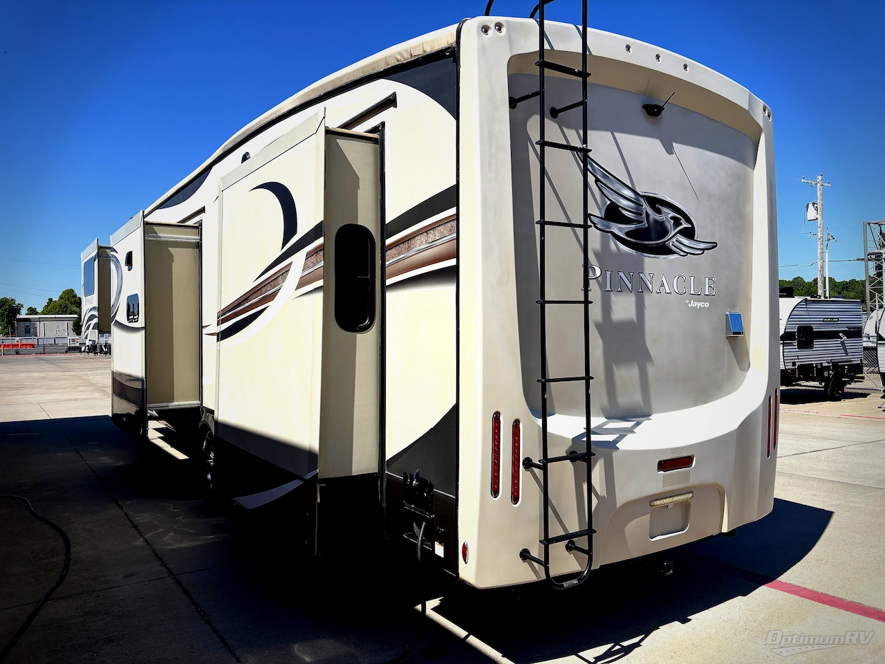 2019 Jayco Pinnacle 38FLWS Photo 3
