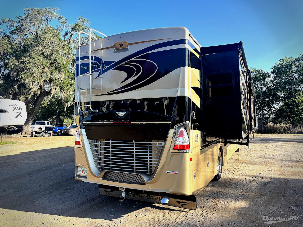 2017 Fleetwood Discovery 39F Photo 2