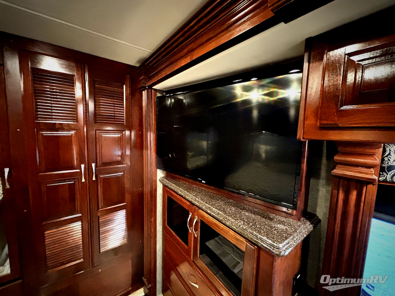 2017 Fleetwood Discovery 39F Photo 16