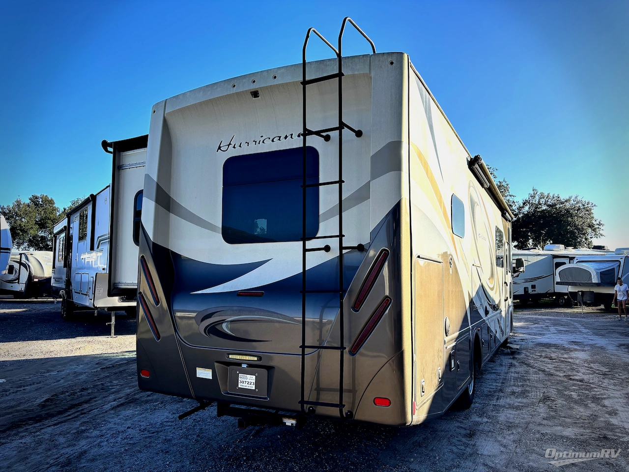 2018 Thor Hurricane 34P Photo 2