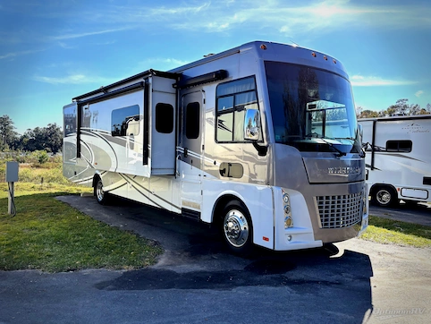 Used 2016 Itasca Suncruiser 38Q Featured Photo
