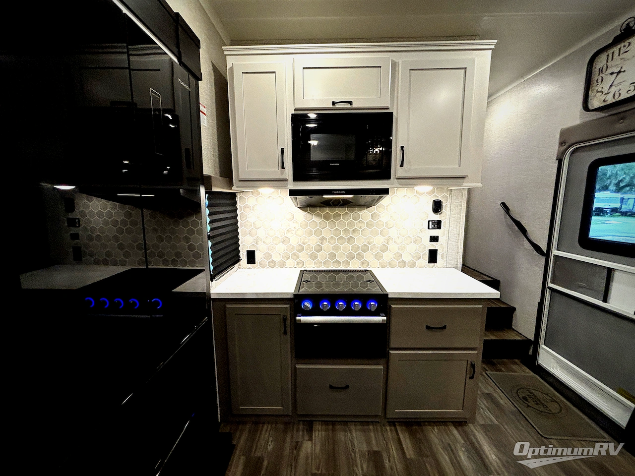 2024 Jayco Seismic 395 Photo 13