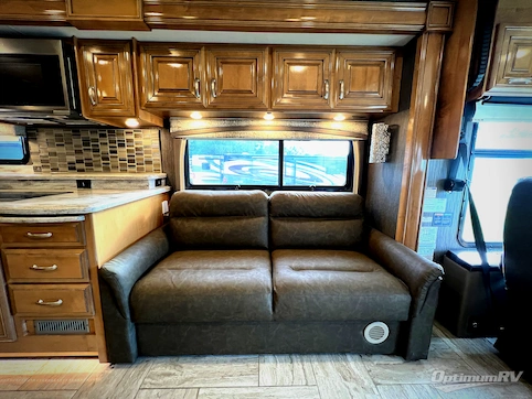 2019 Thor Aria 4000 RV Photo 2