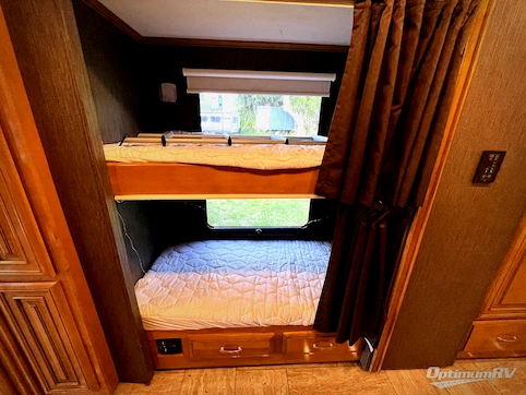 2019 Thor Aria 4000 RV Photo 3