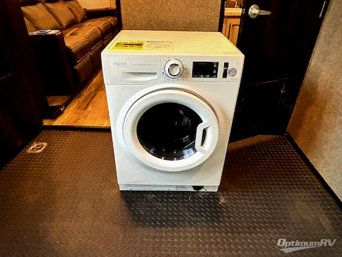 2021 Jayco Seismic 4113 RV Photo 4