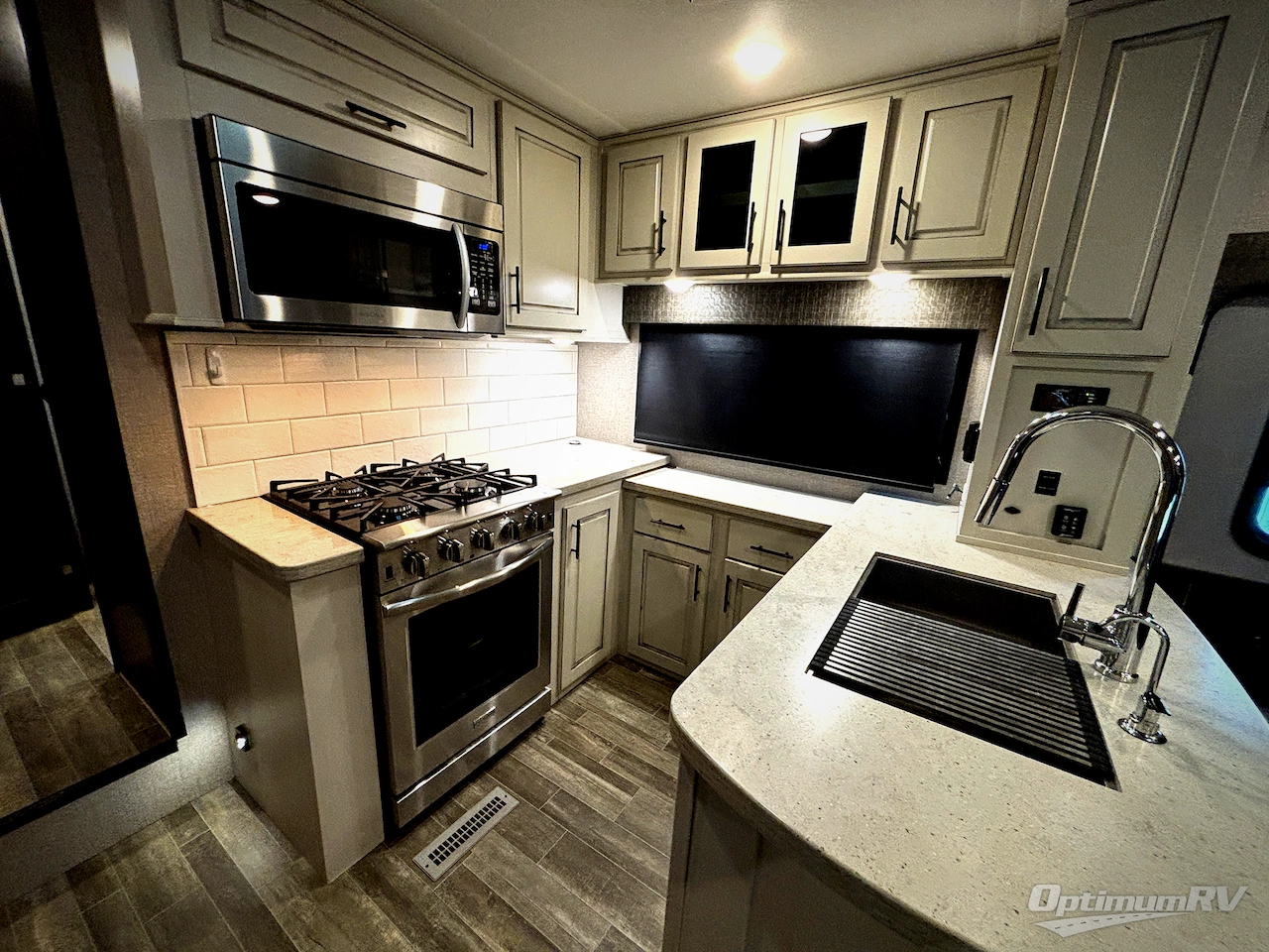 2021 Jayco Seismic 4113 Photo 6
