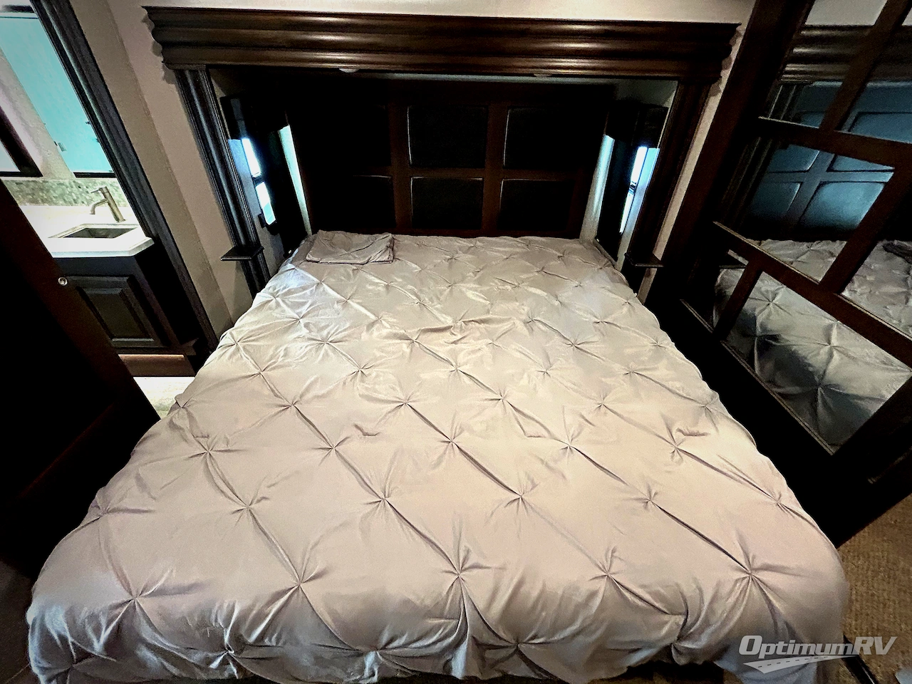 2019 Jayco North Point 381DLQS Photo 9
