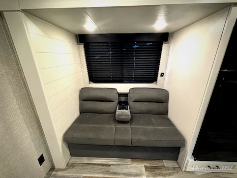 2025 Jayco Jay Flight SLX 265BHS RV Photo 4