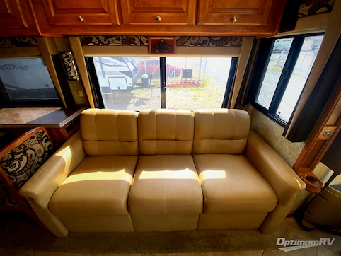 2010 Tiffin Phaeton 40QTH RV Photo 2