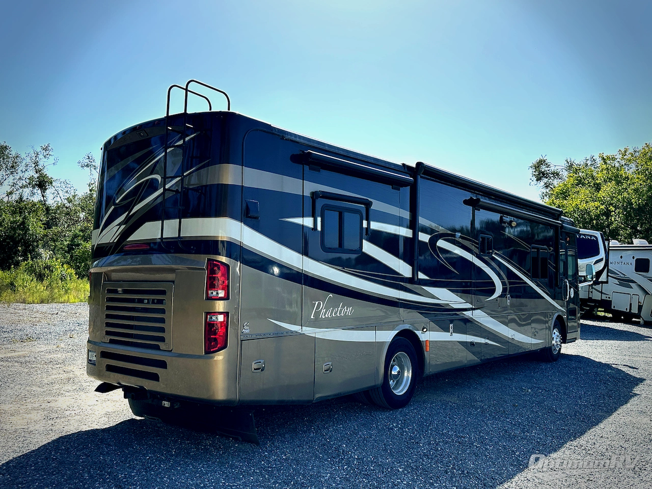 2010 Tiffin Phaeton 40QTH Photo 2