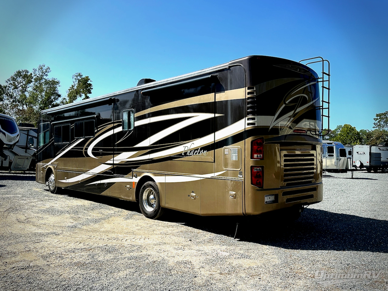 2010 Tiffin Phaeton 40QTH Photo 3