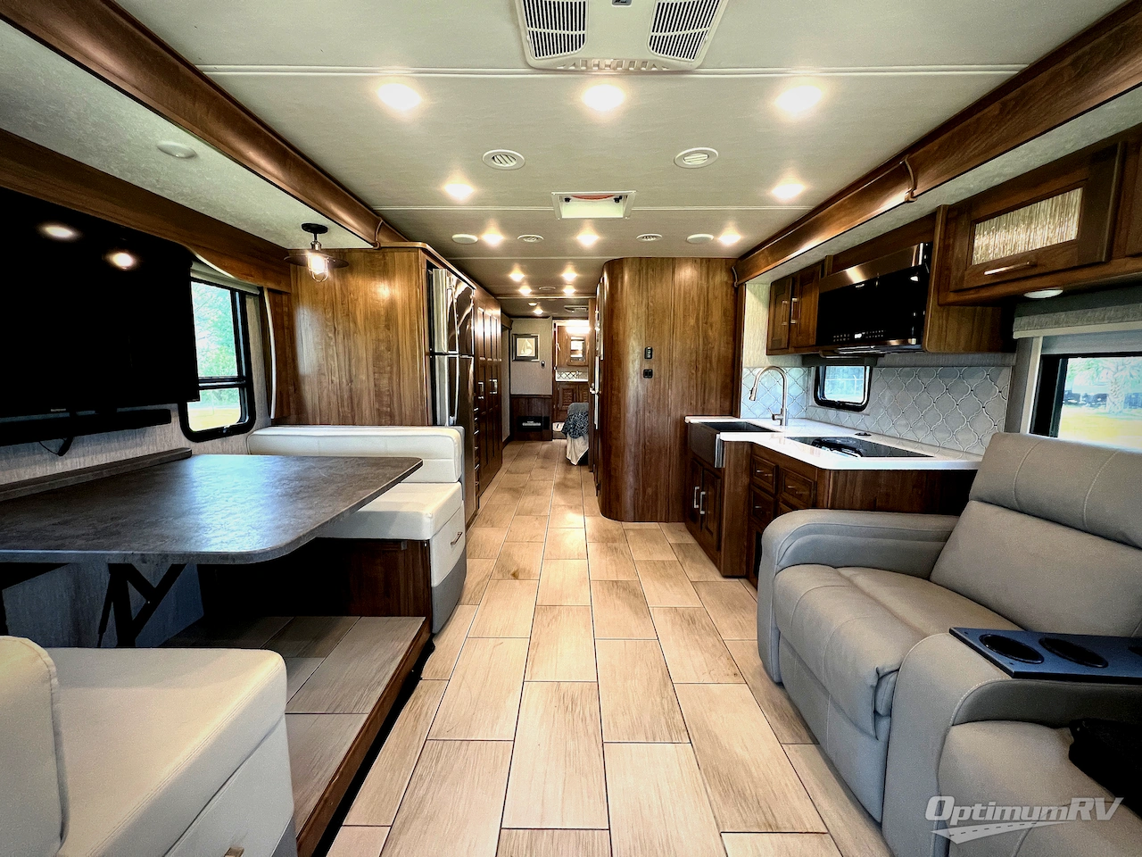 2021 Coachmen Sportscoach RD 402TS Photo 4