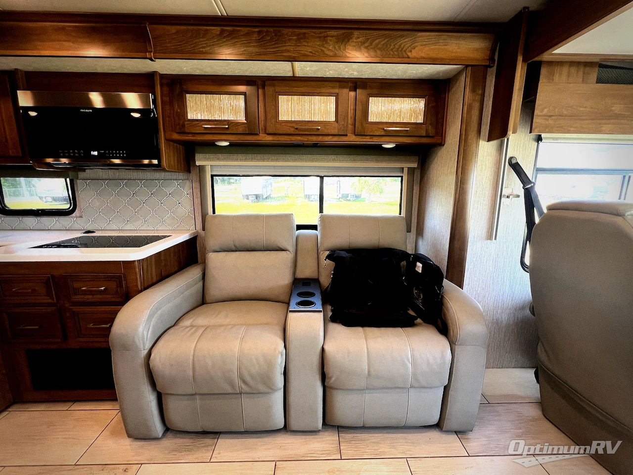 2021 Coachmen Sportscoach RD 402TS Photo 8
