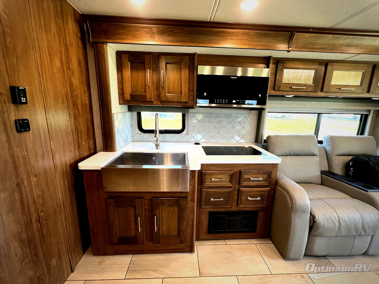 2021 Coachmen Sportscoach RD 402TS Photo 10